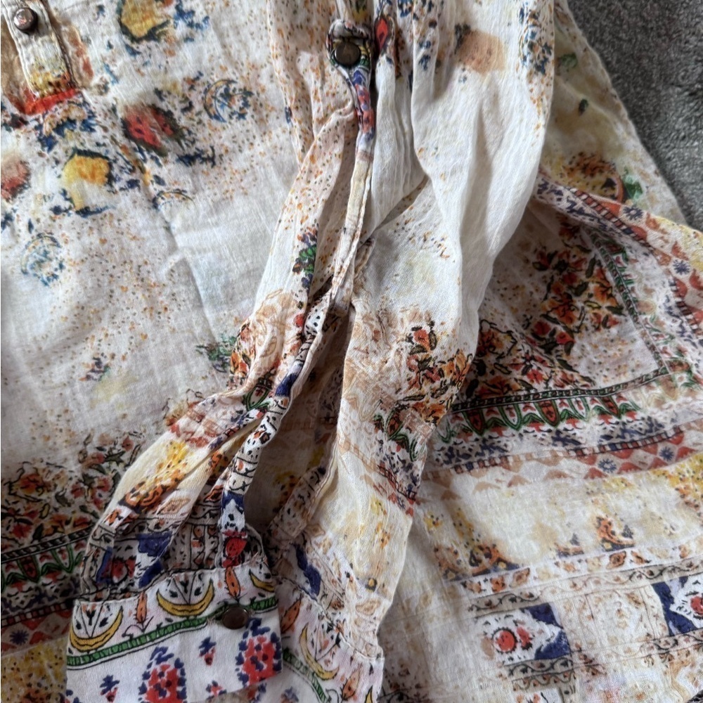 Floral Relaxed Buttoned Blouse with Mandarin Collar - Picture 15 of 15